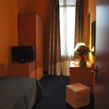 Residence H5 호텔 3*