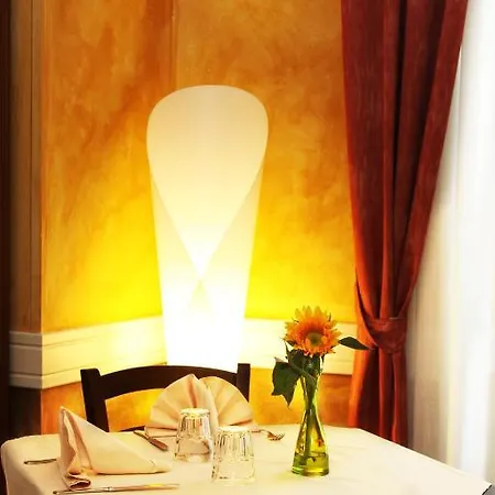 Residence H5 호텔 피아첸차