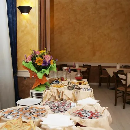 Residence H5 호텔 피아첸차