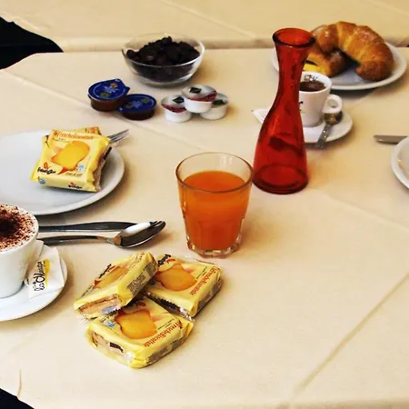 Residence H5 호텔 피아첸차