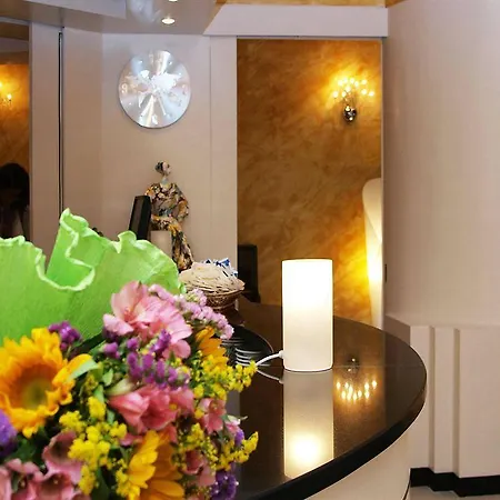 Residence H5 호텔 피아첸차