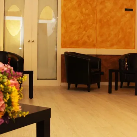 Residence H5 מלון 3*