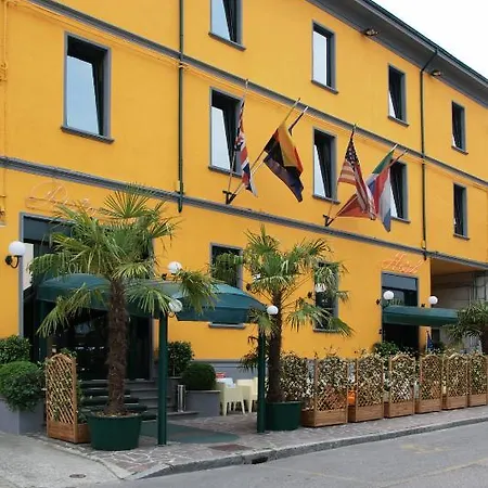 Residence H5 Hotel 3*