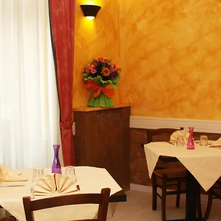 Petit 3* Piacenza